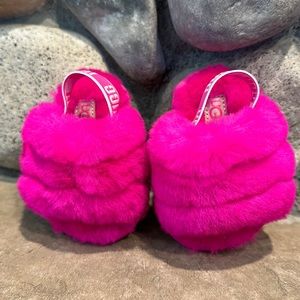 Ugg baby girl slippers US 2-3